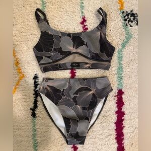 Hot Cakes Floral Black Set